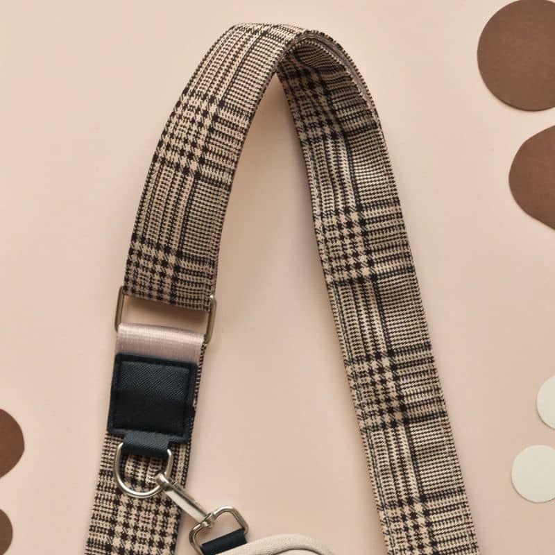 Anse pour le dog walking bag de la marque cocopup london - pup plaid carreaux beige et marron