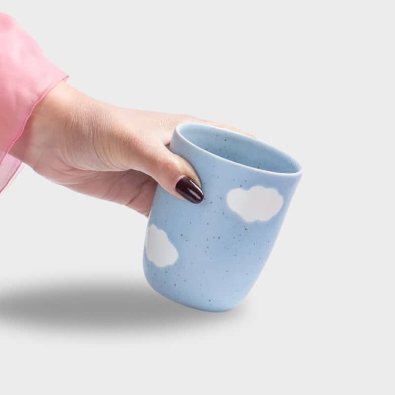 Tasse en grès céramique motif nuage bleu cat mom de Egg Back Home pour le café