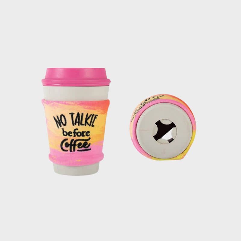 Jouet pour chien distributeur de friandises résistant en forme de tasse à café rose de la marque Fringe Studio Pet Shop - No talkie before coffee