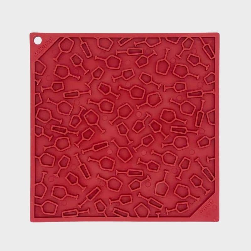 tapis de léchage pour chat et chien rouge à motif verre de vin "Vino" par Sodapup : idéal pour occuper le chien et le calmer