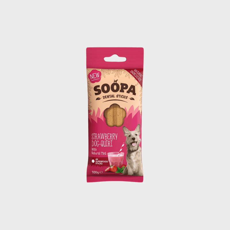 Stick dentaire à base de fraise et de menthe pour chien de la marque Soopa