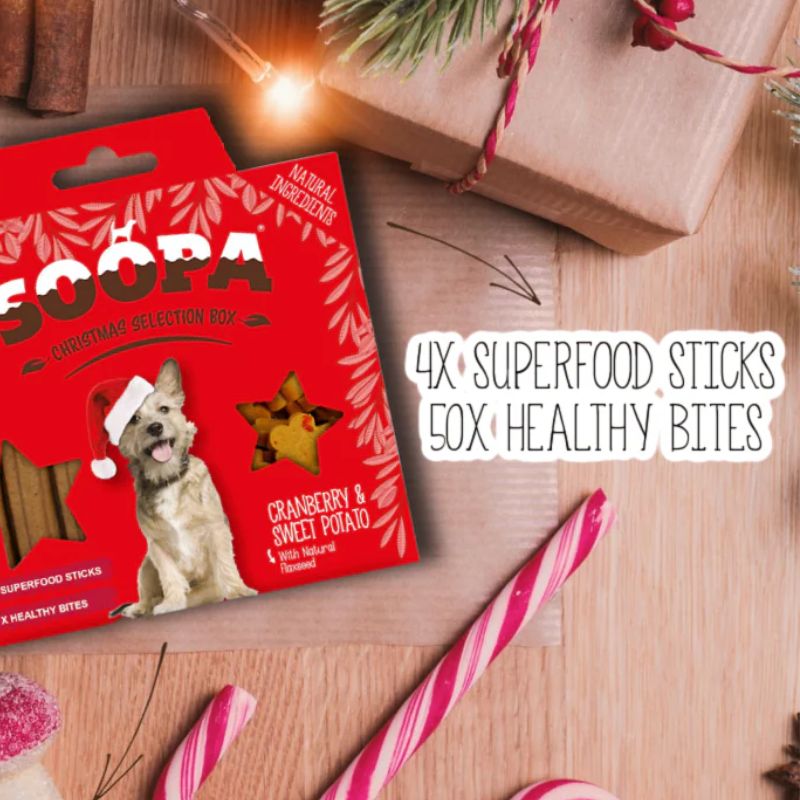 coffret de Noel avec friandises pour chien à la patate douce et canneberge contenant 4 sticks dentaires et 50 training treats Soopa